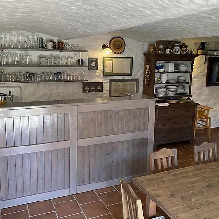 Проживание в семье Cottage Apartments *